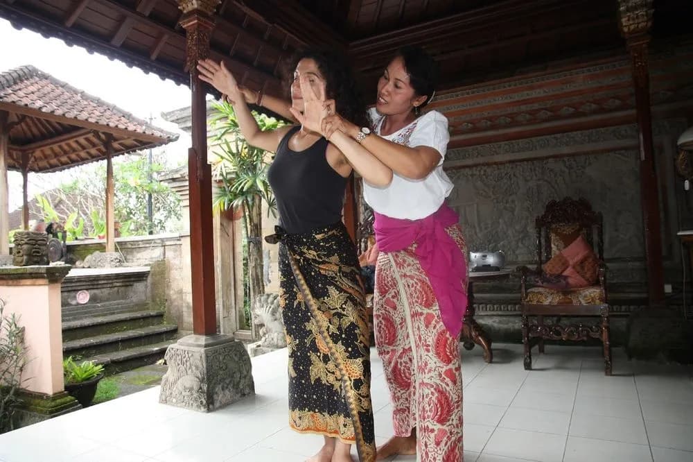 Oka Kartini Bungalows - photo 20