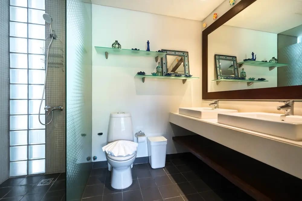 Luxury Penthouse Condo - photo 8