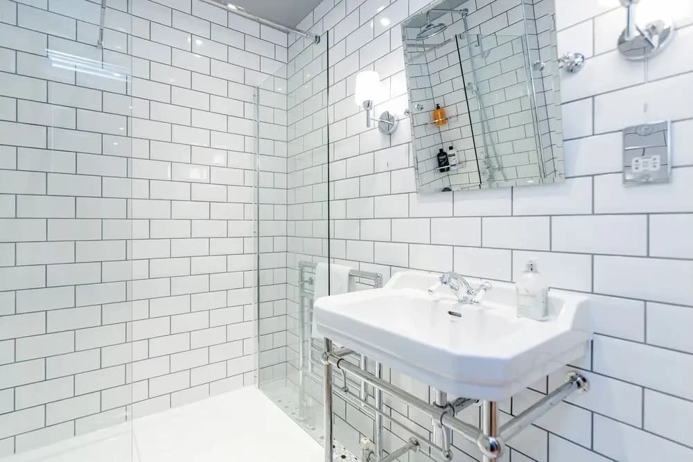 Hoxton 2 Bed Apartment by BaseToGo - photo 8