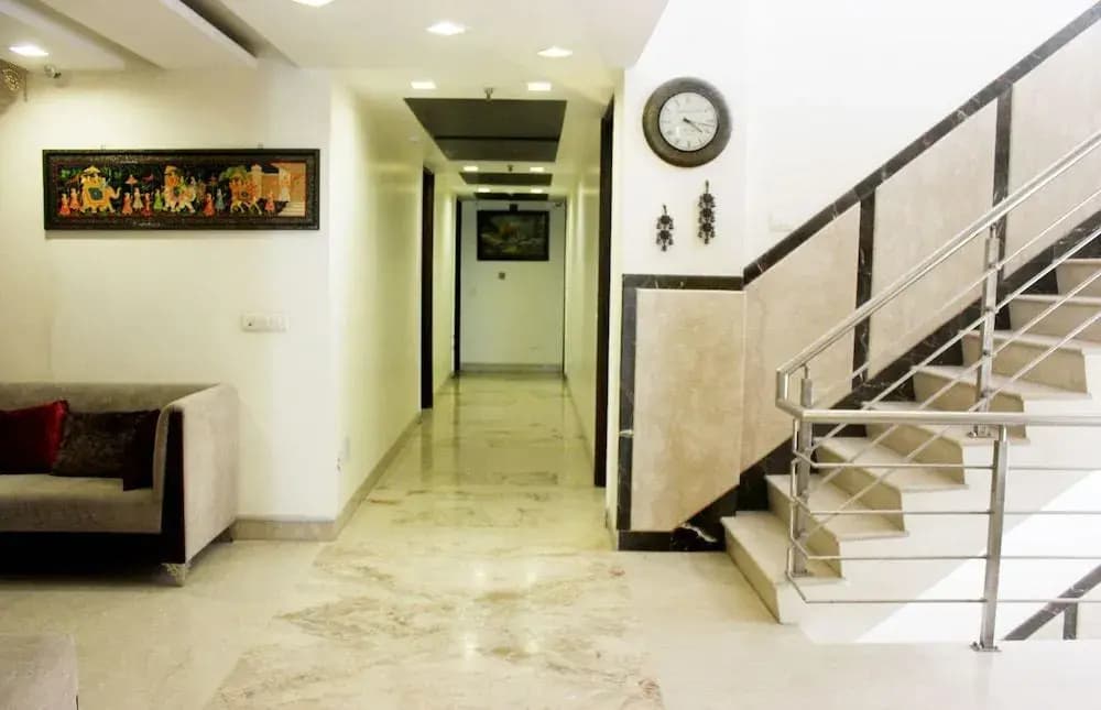 OYO 557 Hotel Lavish Inn - photo 11