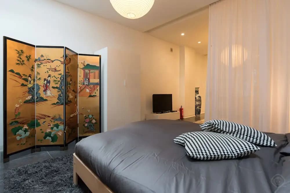 White Room Apartment - photo 8