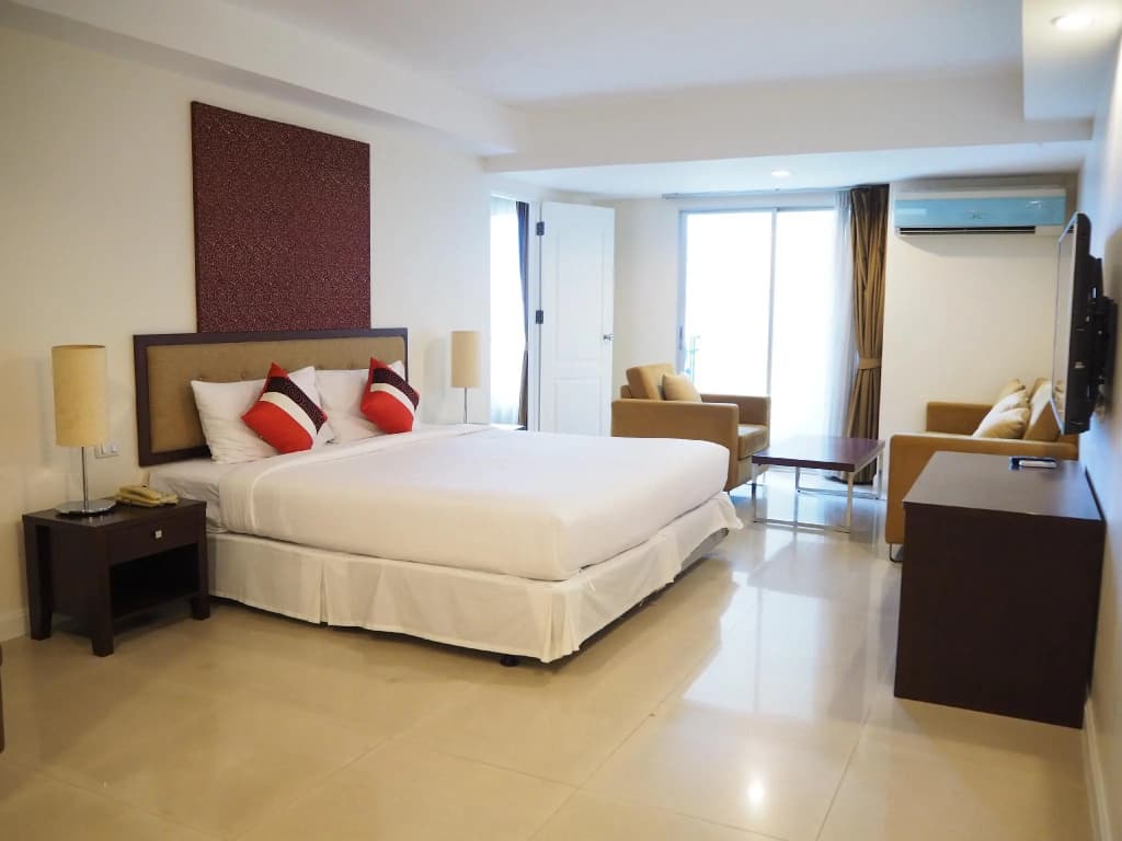 Romance Hotel Bangna - photo 6