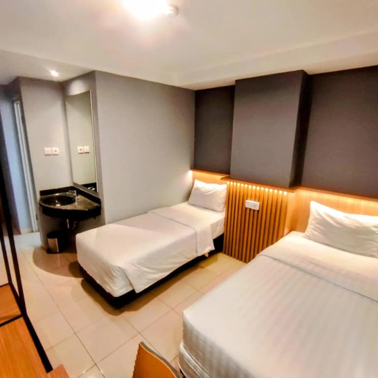 Studio One Hotel - photo 28