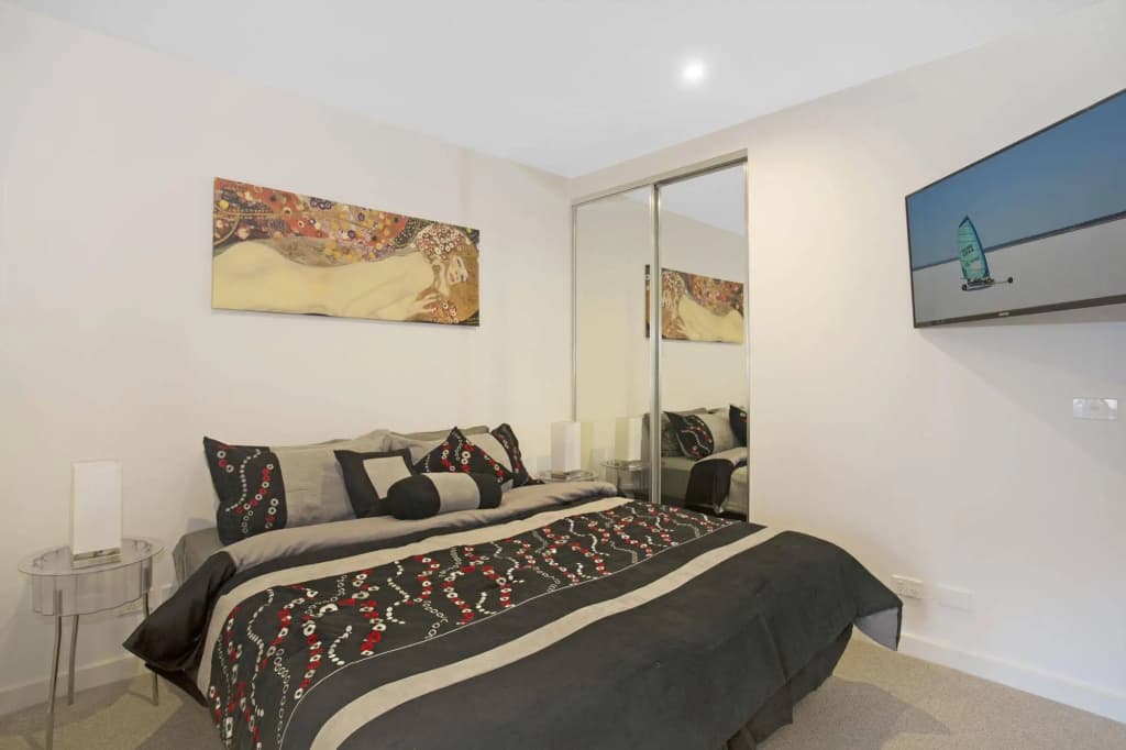 St Kilda Holiday Apartments - photo 4