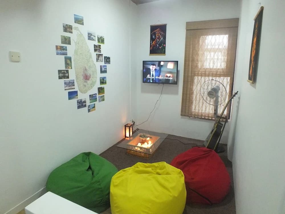 Drop Inn Colombo - photo 14
