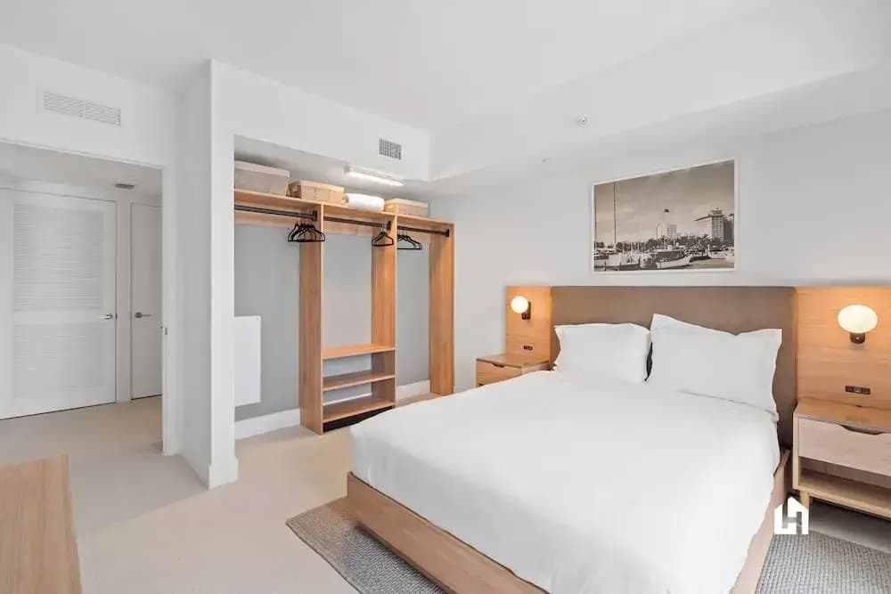 Stylish Apartments with Partial Ocean Views in Downtown - photo 19