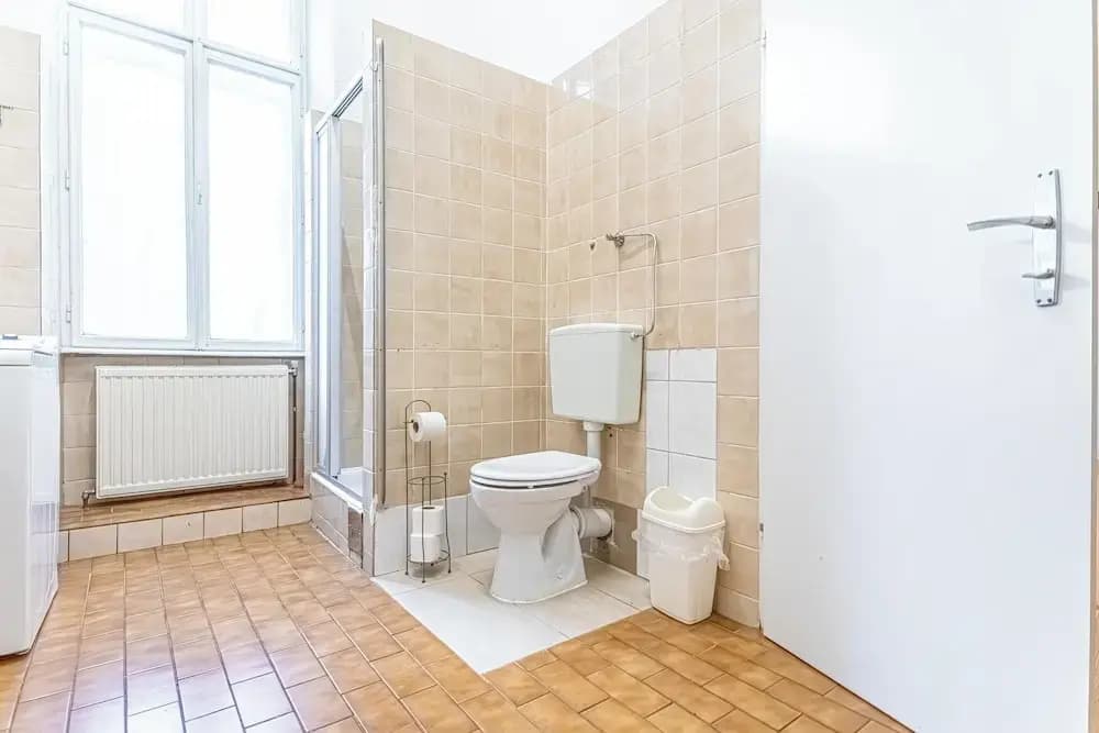 Cozy 2BR Apt With Great Connectivity - photo 12