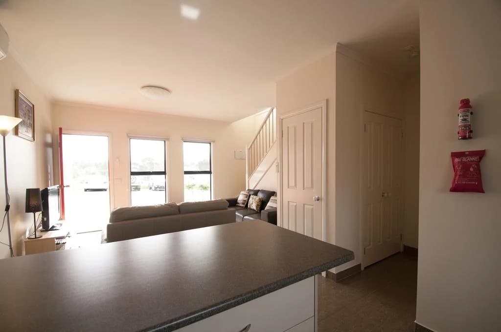 Yarra Glen Racecourse Apartments - photo 19