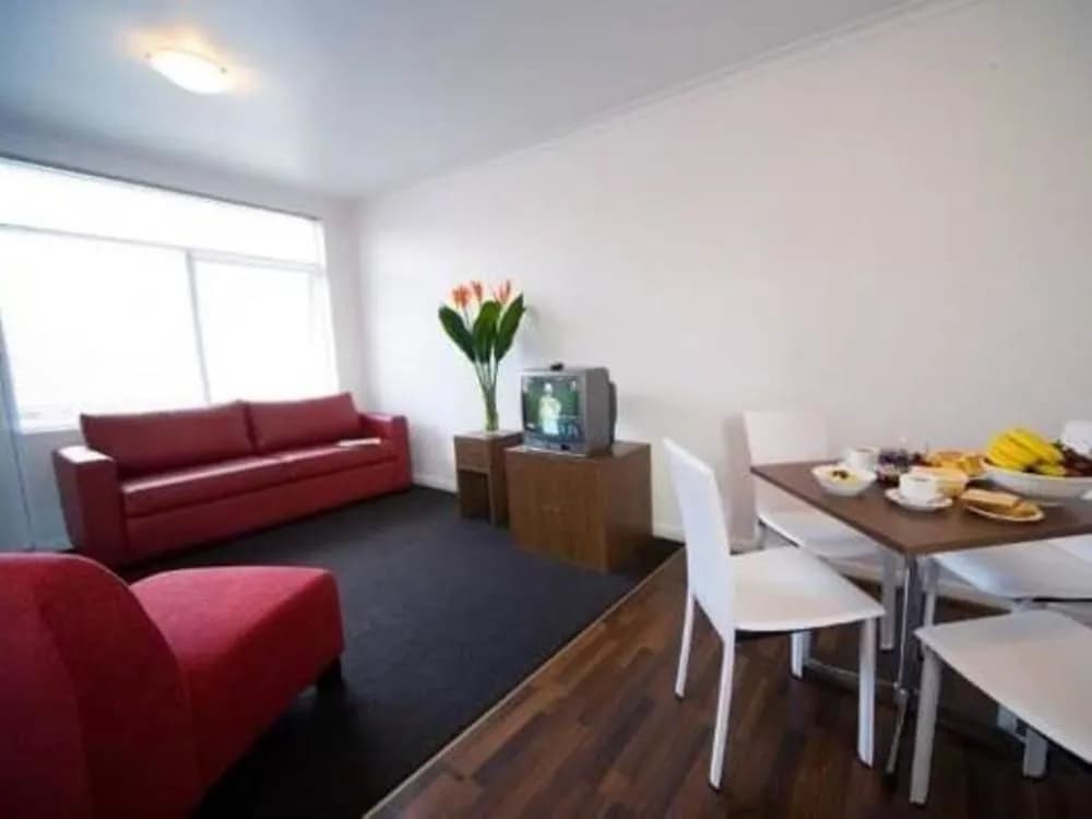Easystay Studio Apartments - photo 5