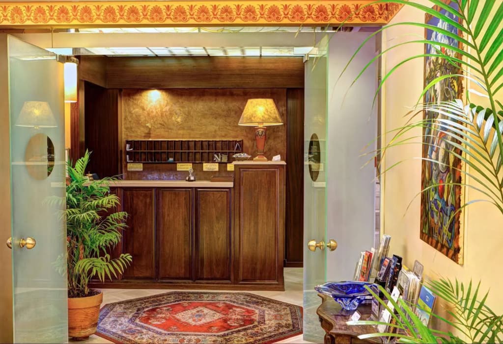Nicola Hotel - photo 1