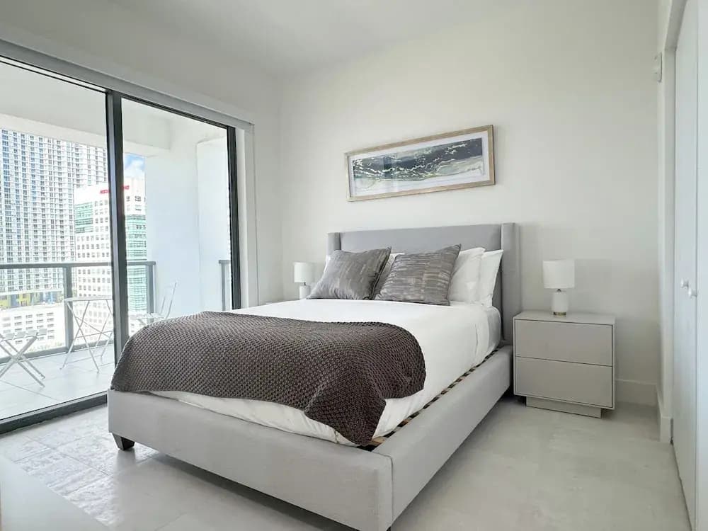 Luxury 3BR with Private Rooftop - photo 5
