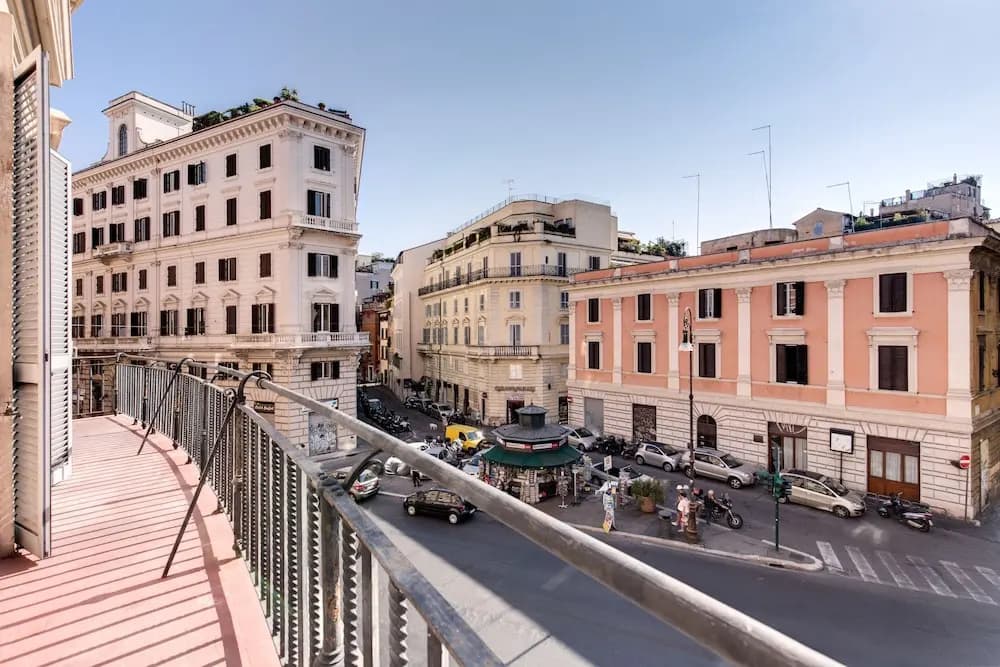 Corso Vittorio 315 with Balcony - photo 12