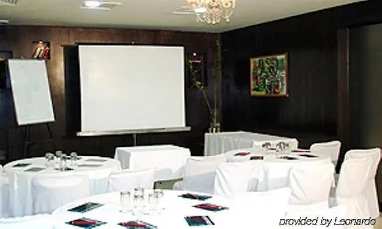 Jukaso Inn - photo 15