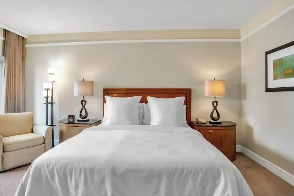 Four Seasons hotel 2bedroom suite - photo 3