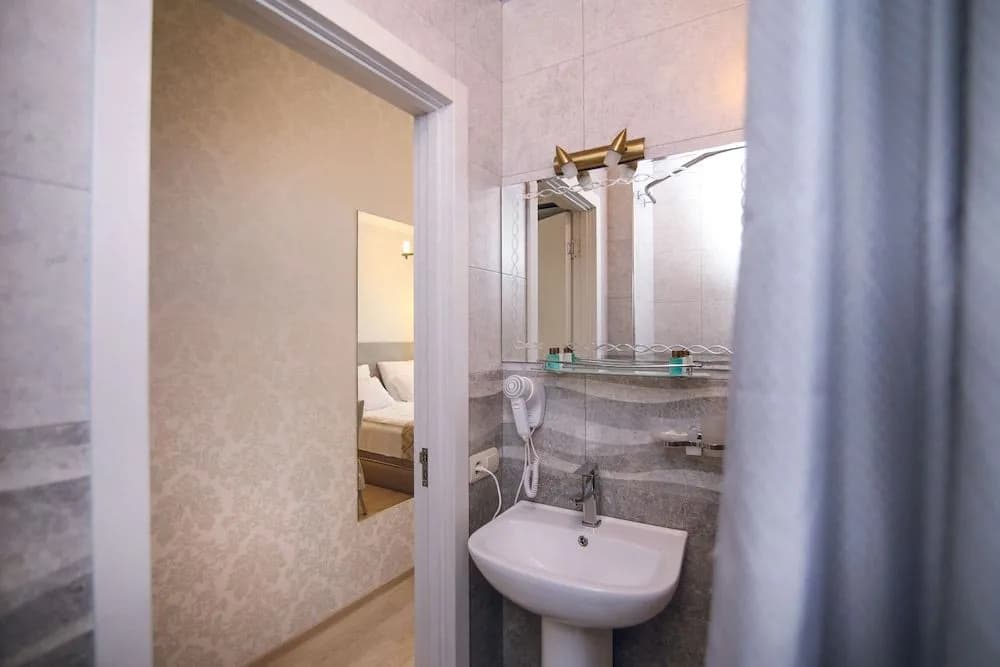 Hotel Kenari - photo 8