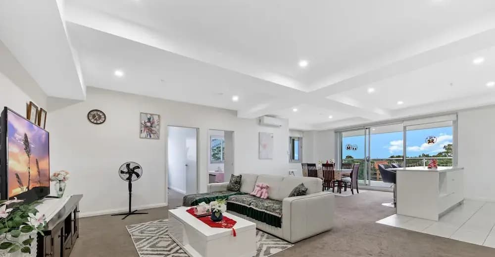 Kozyguru | Blacktown | 3 Bedroom Apt - photo 1