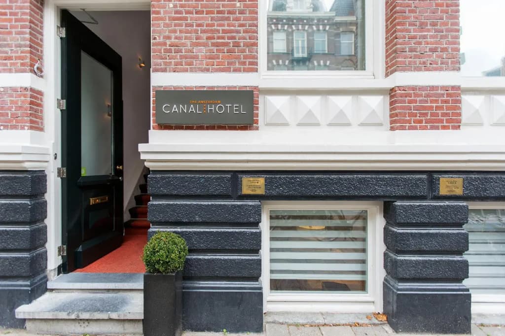 The Amsterdam Canal Hotel - photo 39