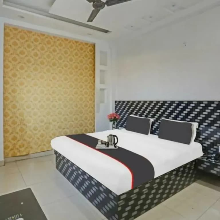 Hotel Osho Inn - photo 9