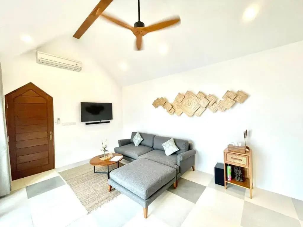 King Bed Pool Villa Paradise - North Seminyak - photo 5
