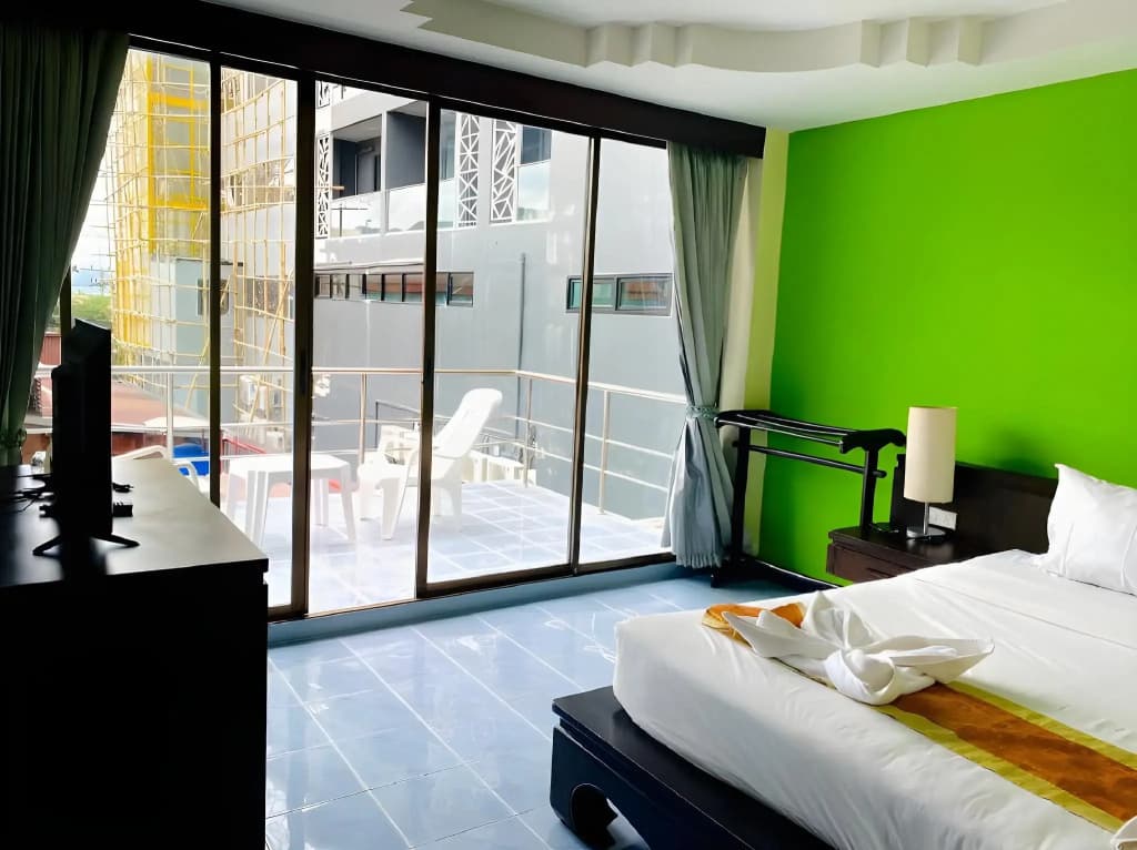 J Hotel - photo 18
