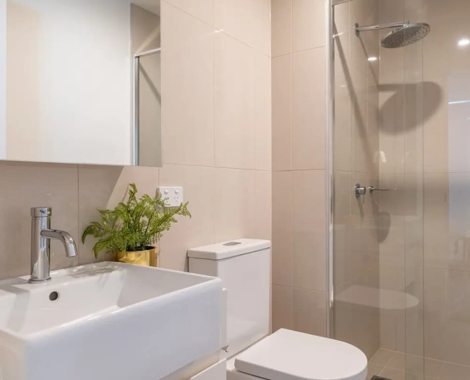 Stylish city views CBD 2 bed 2 bath - photo 7