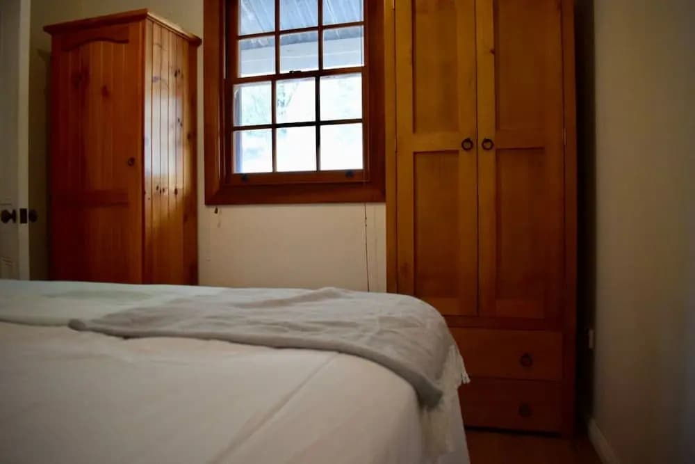 Stylish Cute Cottage in McMahons Point - main photo