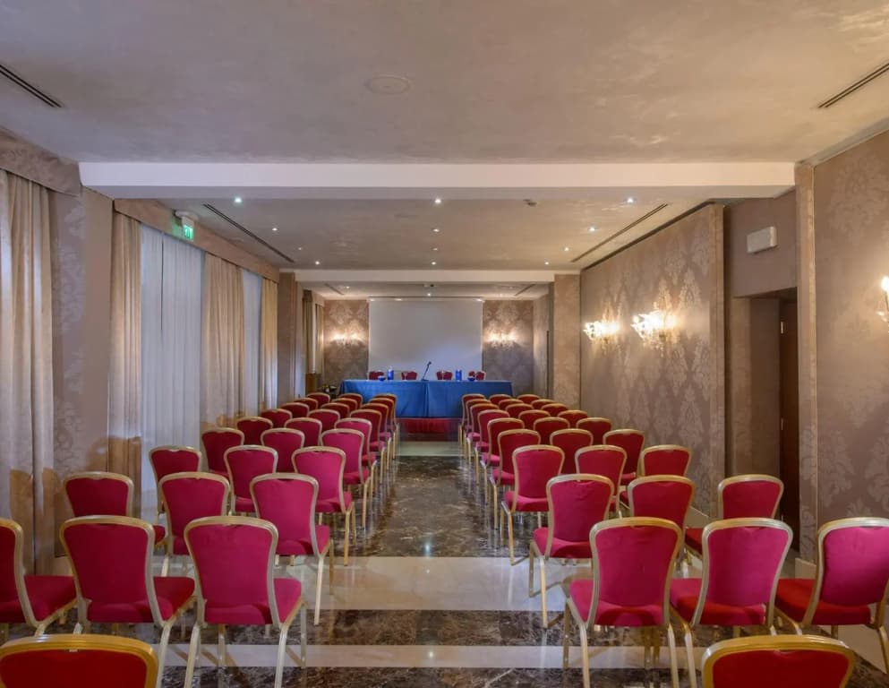 Amadeus Hotel - photo 16