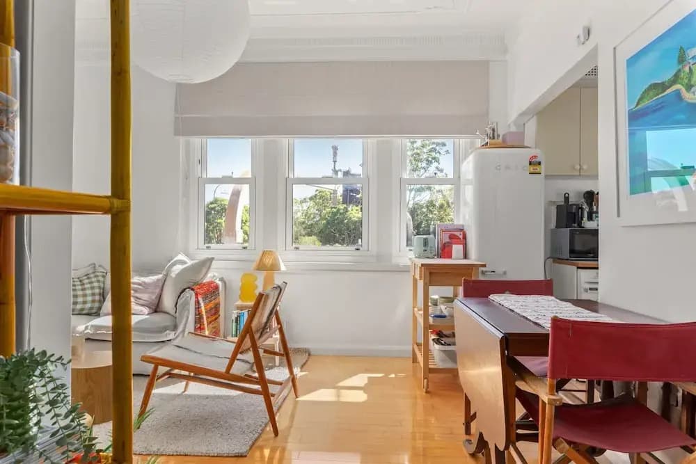 Charming 1-bed Apartment in Neutral Bay - photo 5