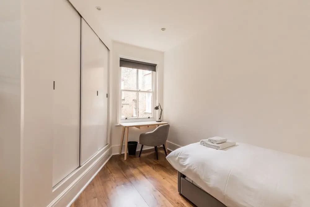 Eson2 - Charming 3 Bedroom Flat in Chelsea - photo 4