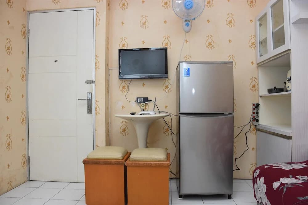 Homey 1Br At Menteng Square Apartment - photo 2