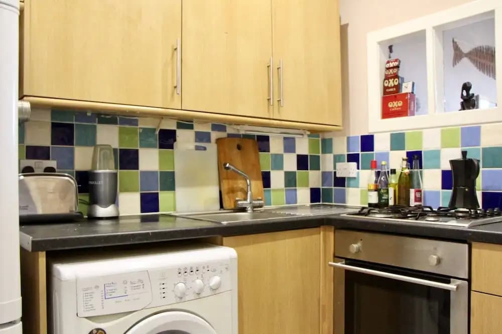 Edinburgh City Centre Quirky Flat - photo 11