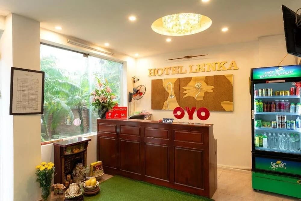 Lenka Hotel by OYO Rooms - photo 12