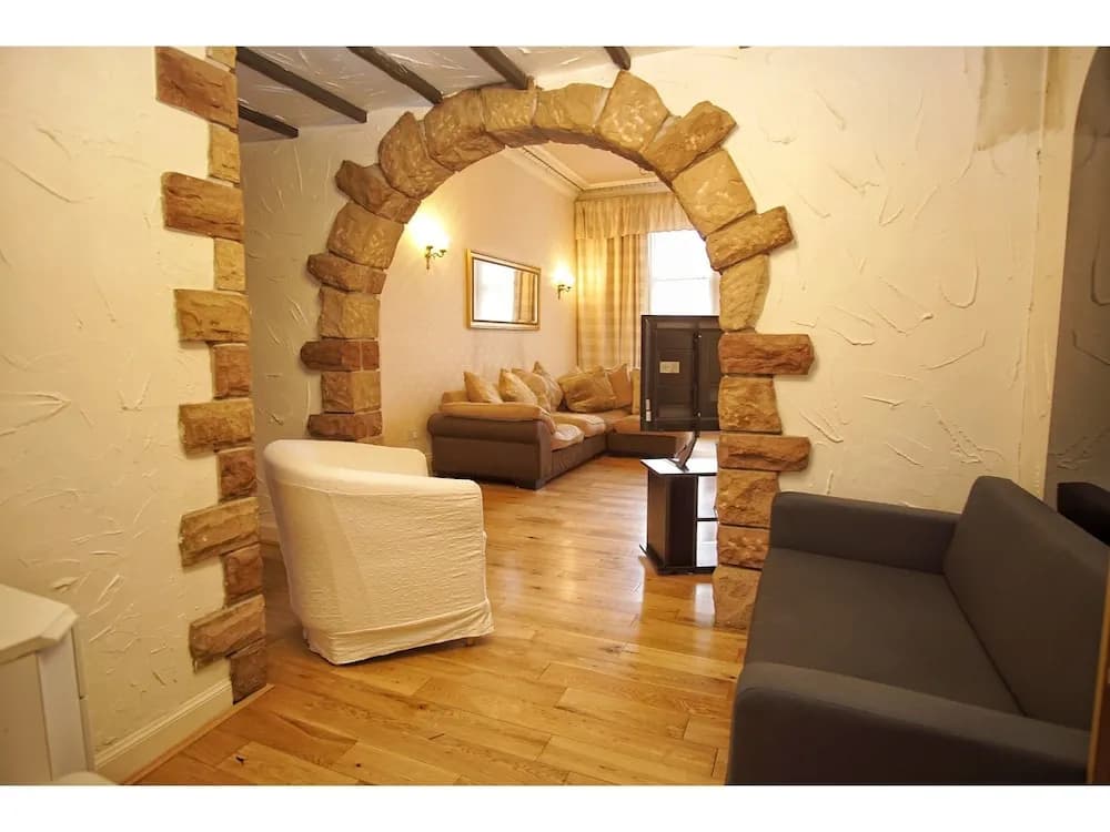 Spacious 2 Bedroom Flat, Leith Walk - photo 3