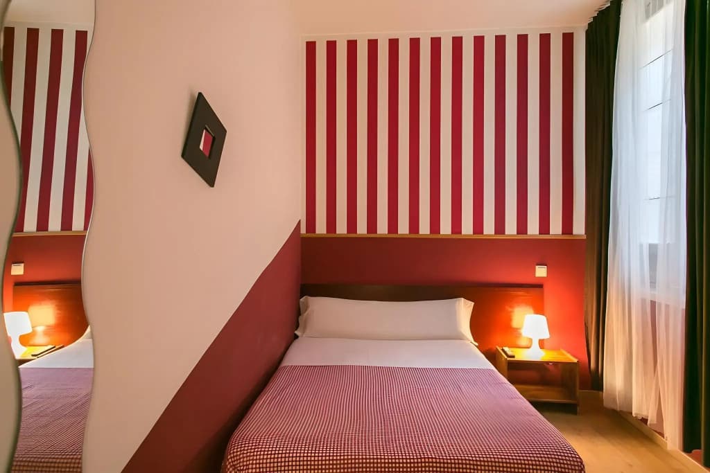 Hostal La Casa de la Plaza - photo 2