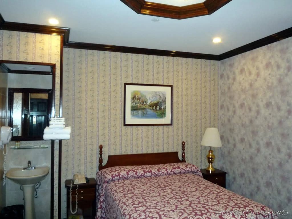 Hotel 17 - photo 2