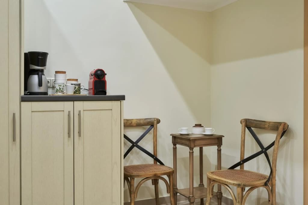 Spirou Merkouri Handcrafted 2BD Home - photo 4