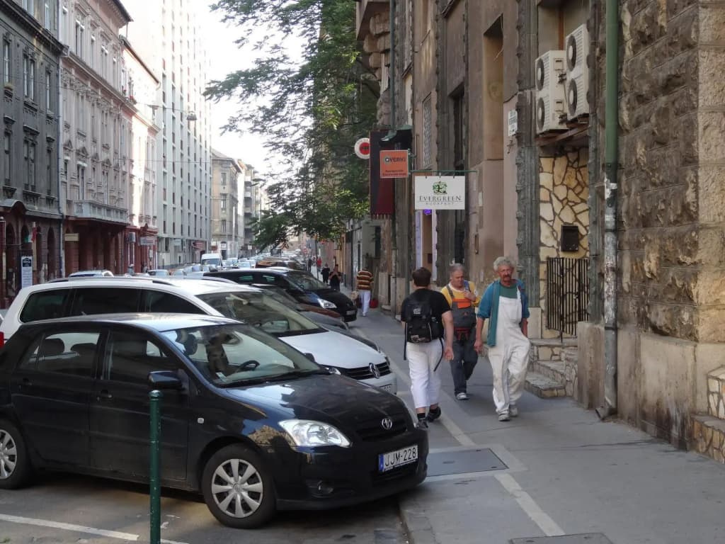 Evergreen Budapest Bed & Breakfast and Guest House - photo 10