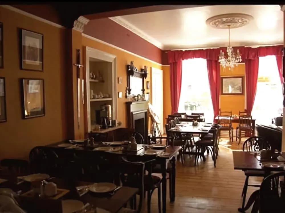 Regis Guest House - photo 12