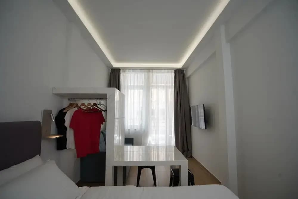 Tip Top Suites - photo 12