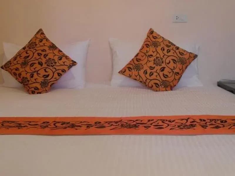 Salad Grand Bungalow & House Rental - photo 1