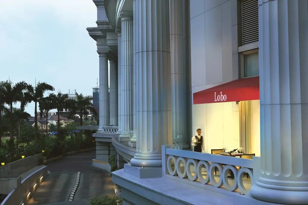 The Ritz-Carlton Jakarta, Mega Kuningan - photo 1