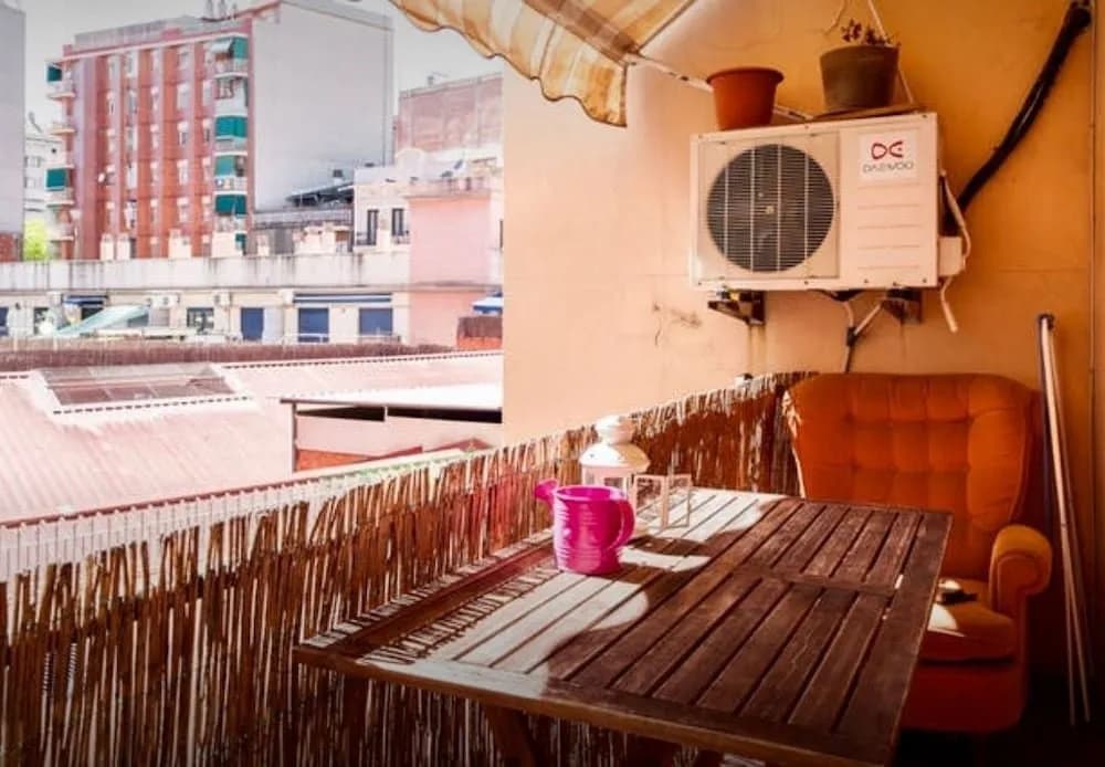 Three Bedroom Apartment in Sants - photo 4