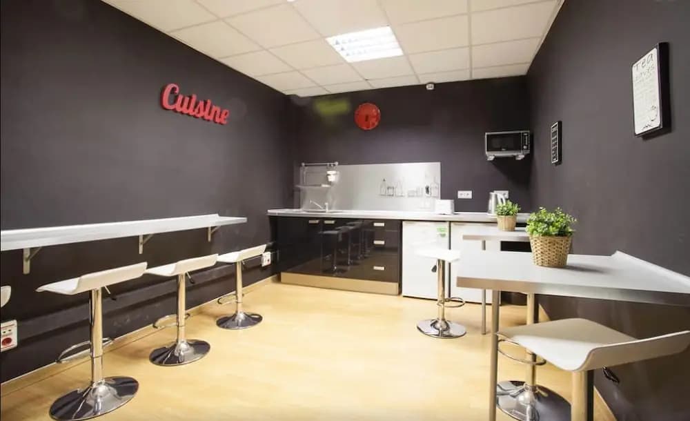 HolidaysBCN Hostel - photo 17
