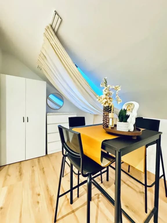 Comfortable 5 BR Apt near Schonbrunn - photo 2
