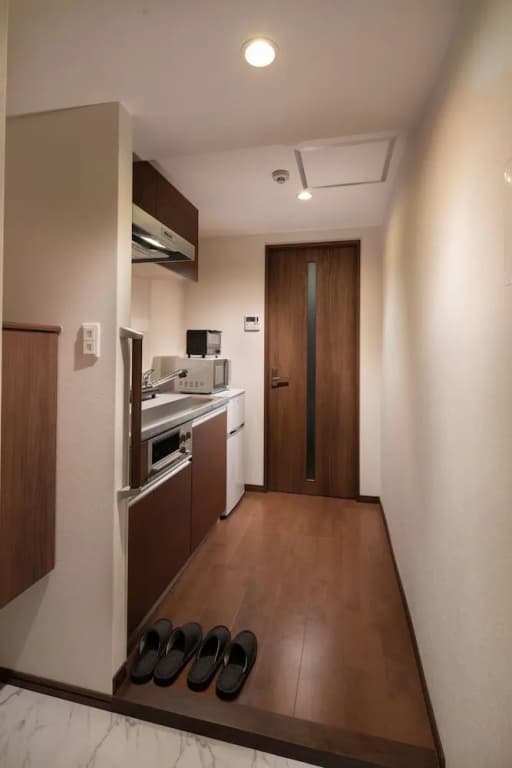A&M House Enmachi Station - photo 11