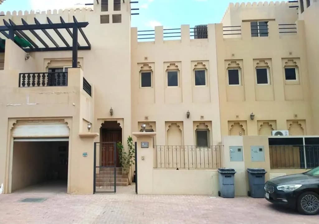 Al Hamra 4-Bedroom Luxury Villa Golf View - main photo