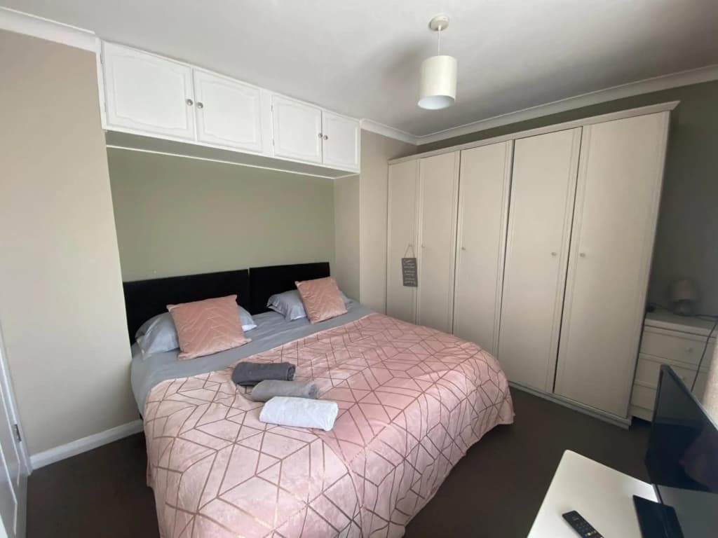 12 Harlesden Road close to ExCel - photo 4