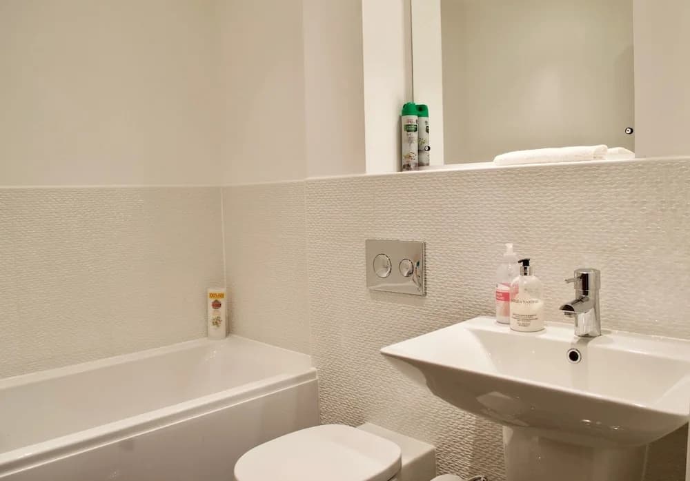 2 Bedroom Flat In Inverleith - photo 9