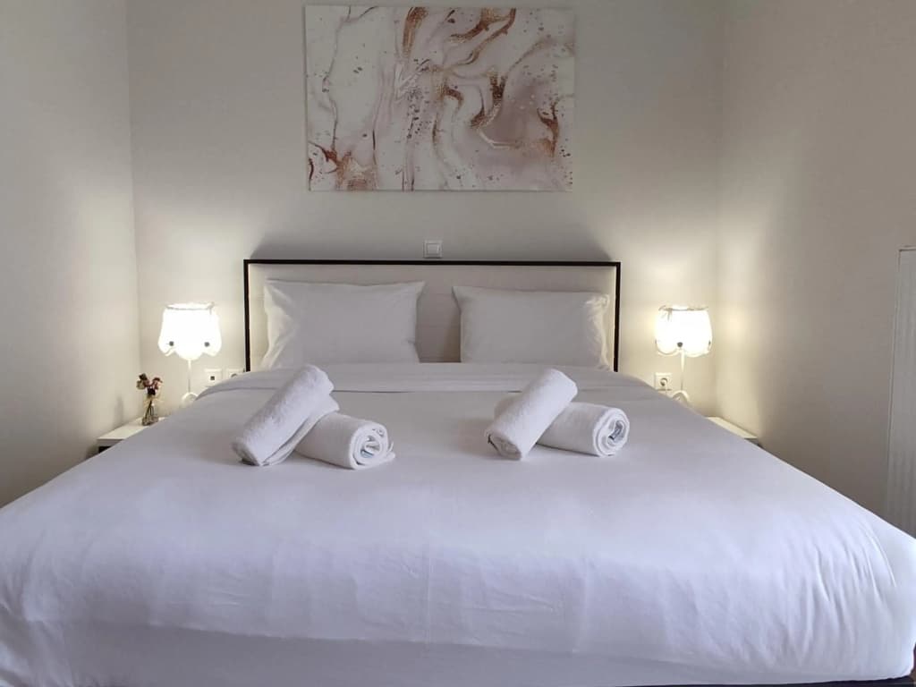Central & Comfortable, with Acropolis view - photo 4