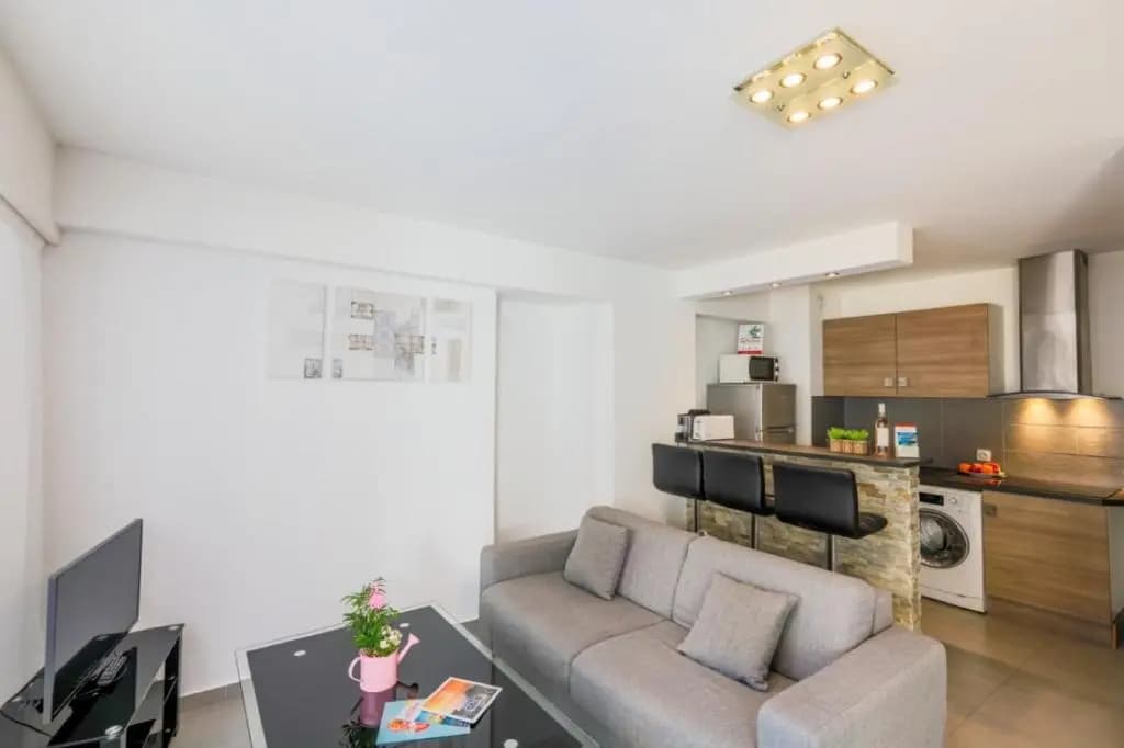 SUEDE 3 AP4209 By Riviera Holiday Homes - photo 2